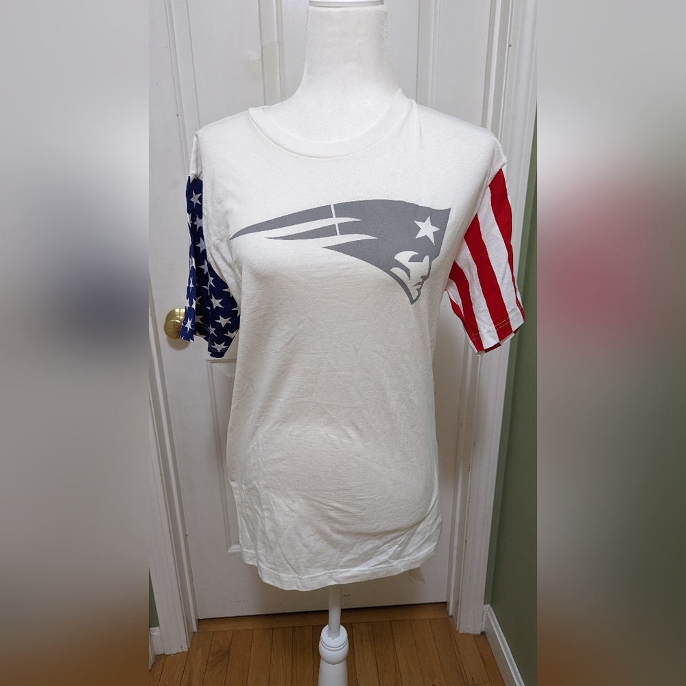 Fanactics Women's NE Patriots Short Sleeve Tee